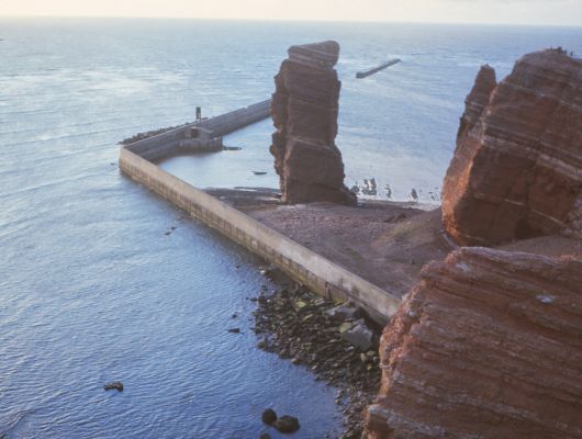 helgoland sea view red rocks